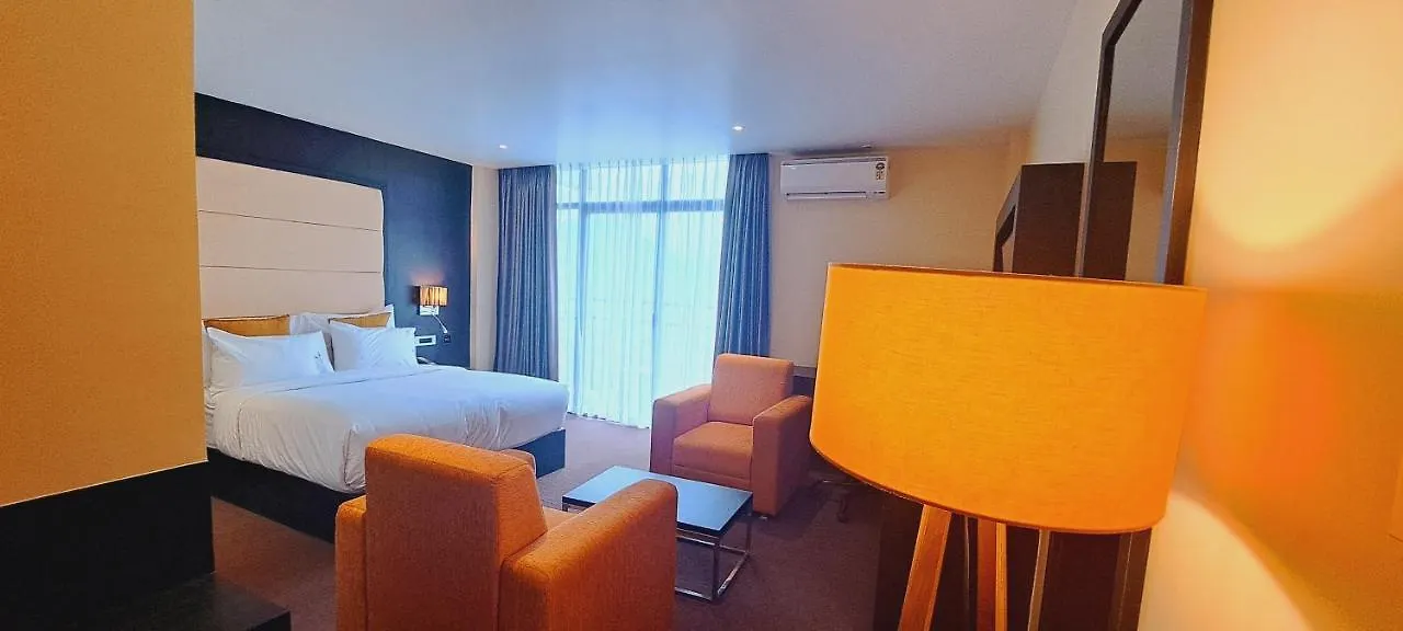 Отель Viceroy Luxury Mountain Resort And Spa Муннар