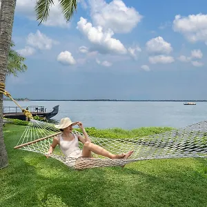 Курортный комплекс Kumarakom Lake Resort