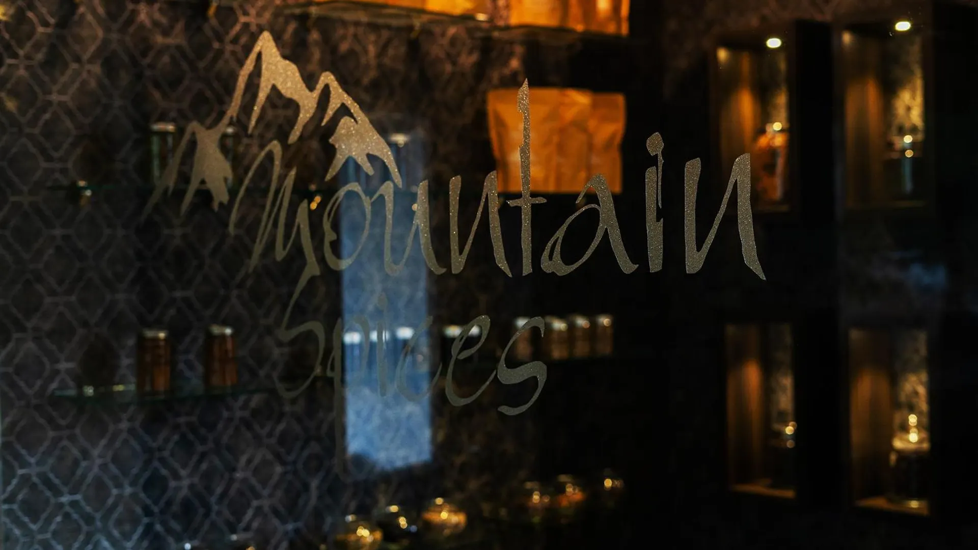 Viceroy Luxury Mountain Resort And Spa 무나르 5*,  인도